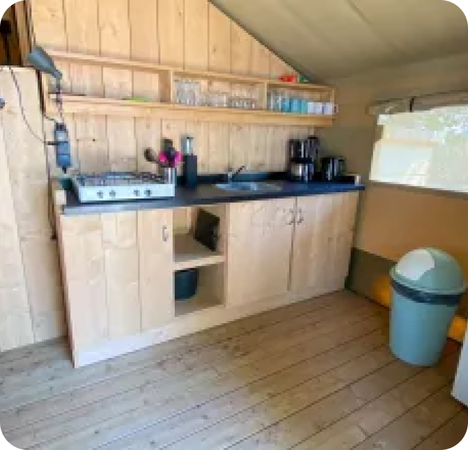 Safaritent met sanitaire voorzieningen – 4 personen